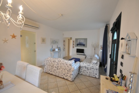casa semindipendente in vendita a Camaiore in zona Lido di Camaiore