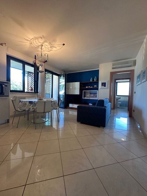 appartamento in vendita a Camaiore in zona Lido di Camaiore