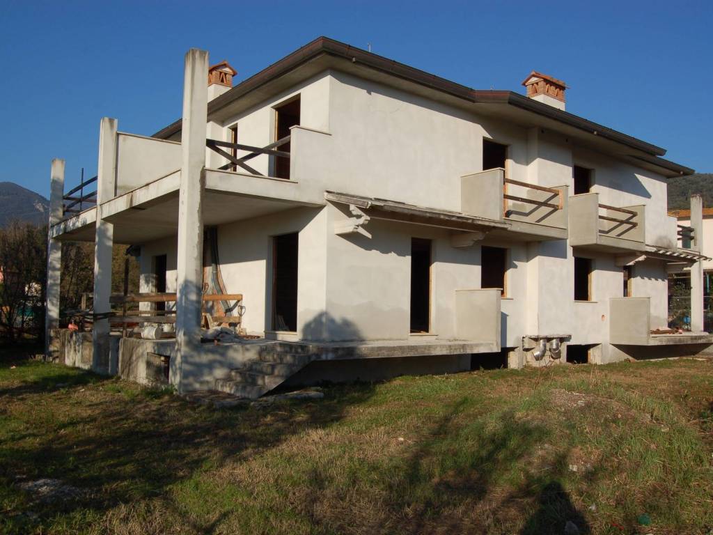 casa indipendente in vendita a Camaiore in zona Capezzano Pianore