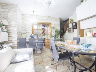 casa indipendente in vendita a Camaiore in zona Lido di Camaiore