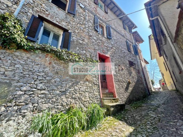 casa indipendente in vendita a Camaiore in zona Greppolungo