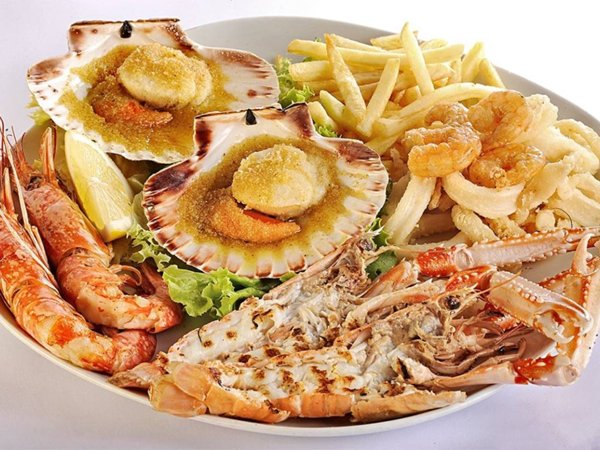 negozio in vendita a Camaiore in zona Lido di Camaiore