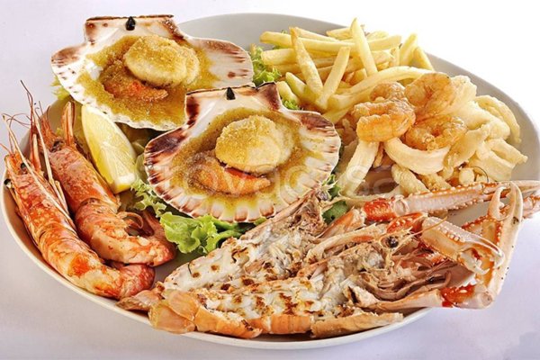 negozio in vendita a Camaiore in zona Lido di Camaiore