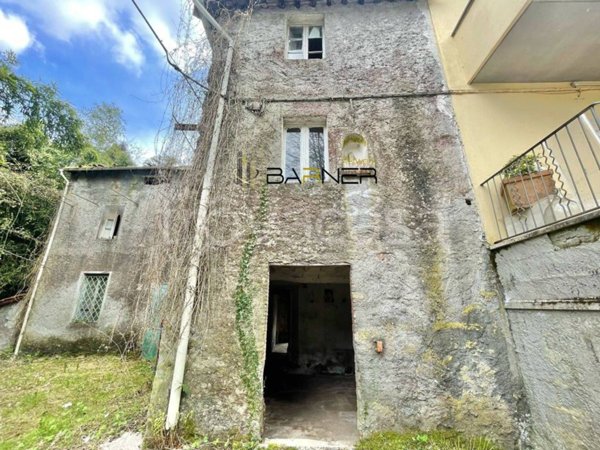 casa indipendente in vendita a Camaiore in zona Valpromaro