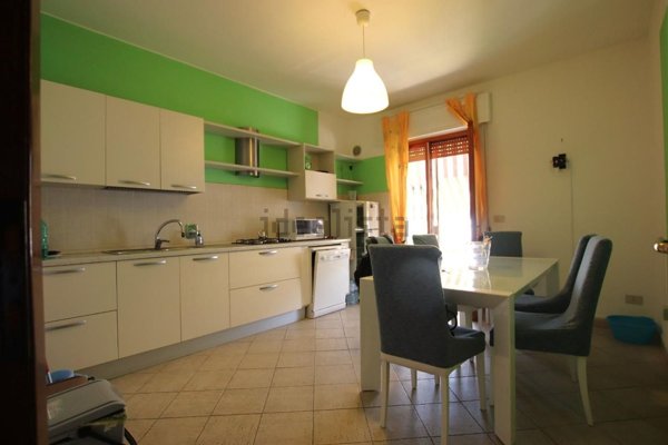 appartamento in vendita a Camaiore in zona Lido di Camaiore