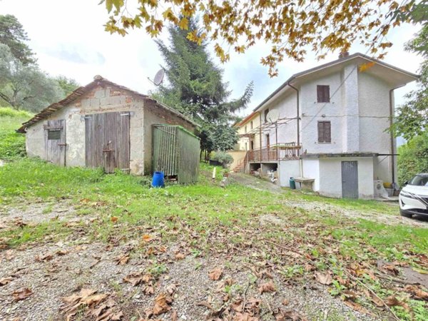 casa indipendente in vendita a Camaiore