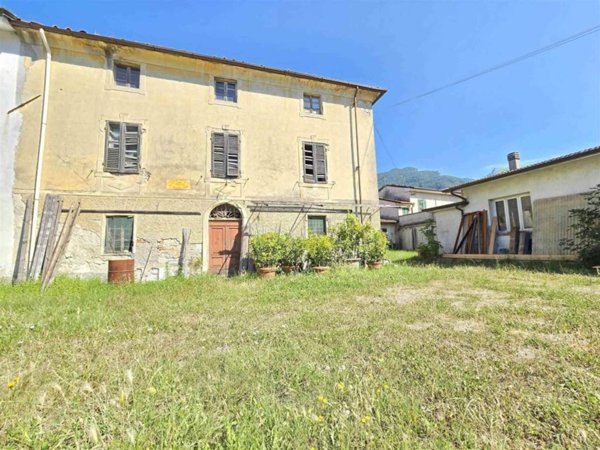 casa indipendente in vendita a Camaiore