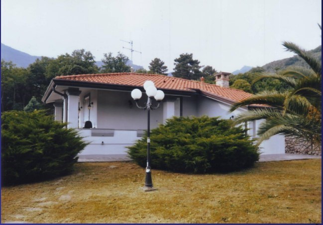 casa indipendente in vendita a Camaiore