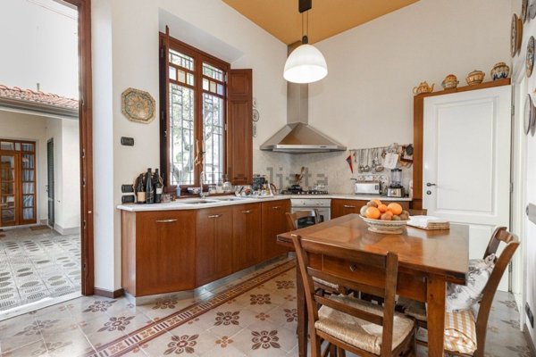 casa indipendente in vendita a Camaiore in zona Lido di Camaiore