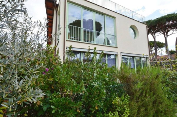 casa indipendente in vendita a Camaiore in zona Lido di Camaiore