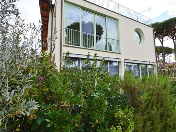 casa indipendente in vendita a Camaiore in zona Lido di Camaiore