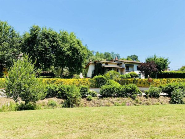 casa indipendente in vendita a Camaiore