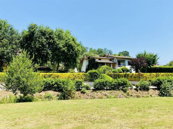 casa indipendente in vendita a Camaiore