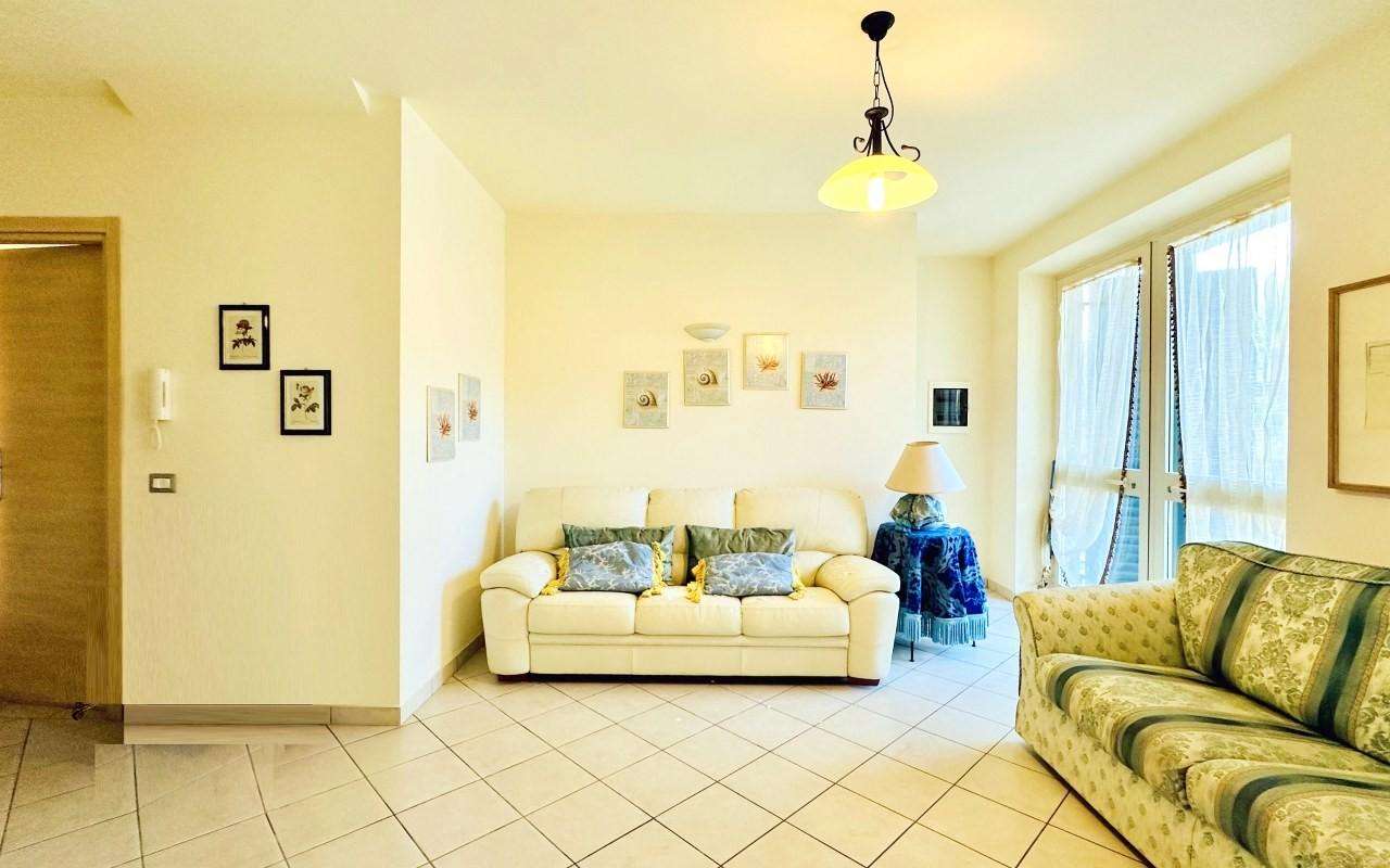 casa indipendente in vendita a Camaiore in zona Lido di Camaiore