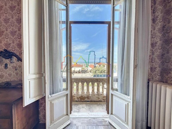 casa indipendente in vendita a Camaiore in zona Lido di Camaiore
