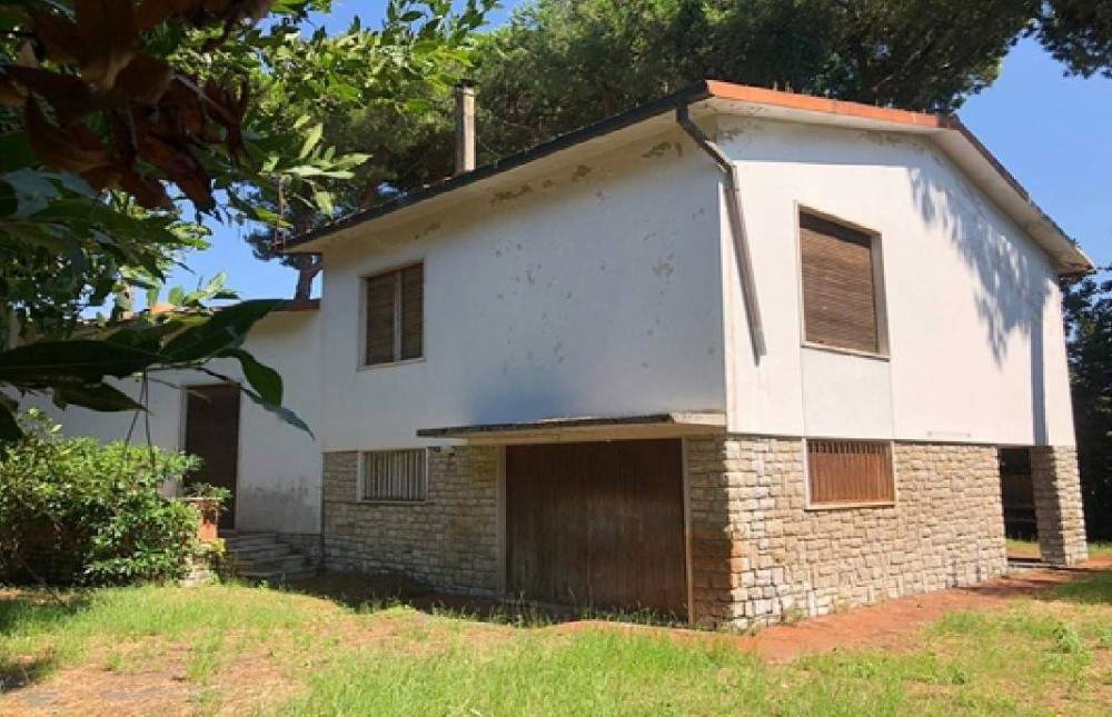 casa indipendente in vendita a Camaiore in zona Lido di Camaiore