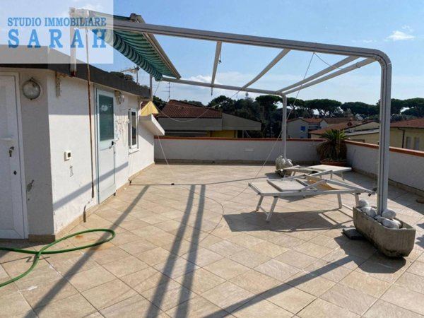 casa indipendente in vendita a Camaiore in zona Lido di Camaiore