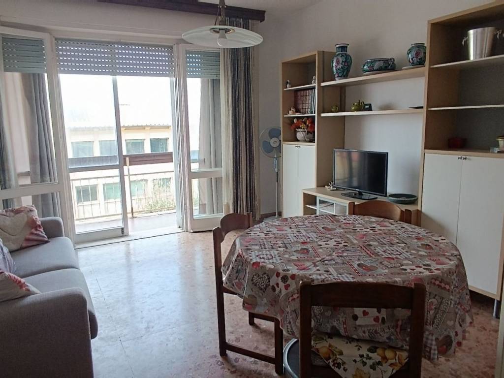 appartamento in vendita a Camaiore in zona Lido di Camaiore