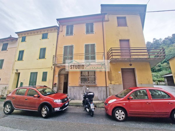 casa indipendente in vendita a Camaiore in zona Valpromaro