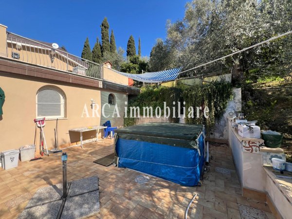 casa indipendente in vendita a Camaiore