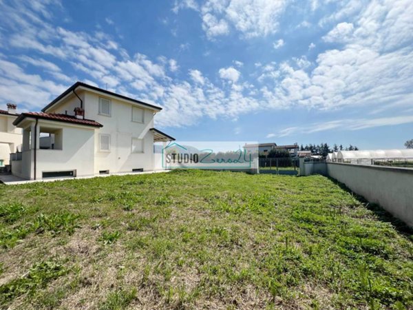 casa indipendente in vendita a Camaiore in zona Capezzano Pianore