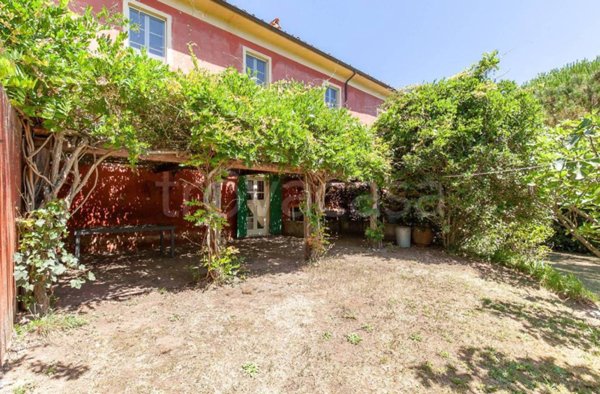 casa indipendente in vendita a Camaiore in zona Orbicciano