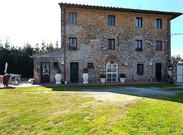 casa indipendente in vendita a Camaiore in zona Lido di Camaiore