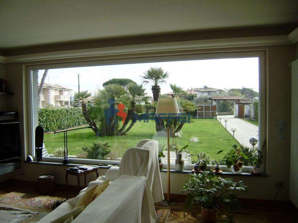 casa indipendente in vendita a Camaiore in zona Lido di Camaiore