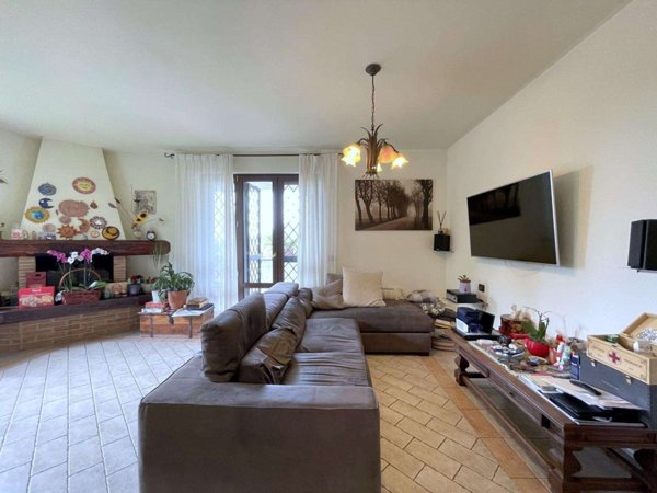 casa indipendente in vendita a Camaiore in zona Capezzano Pianore