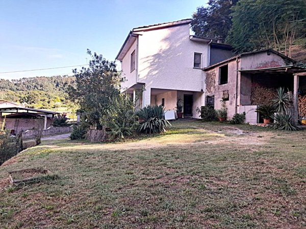 casa indipendente in vendita a Camaiore