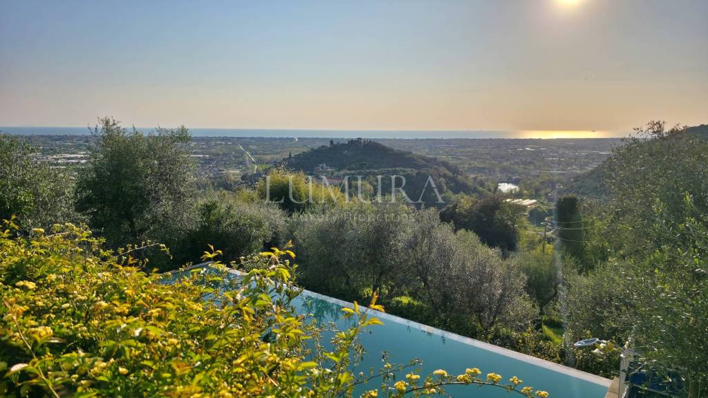 casa indipendente in vendita a Camaiore in zona Capezzano Pianore