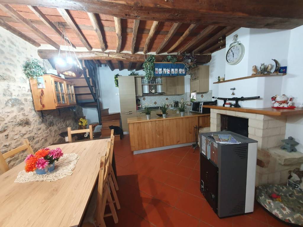 casa indipendente in vendita a Camaiore