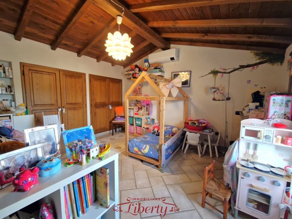 negozio in vendita a Camaiore