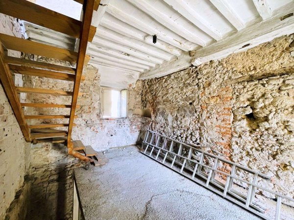 intera palazzina in vendita a Camaiore