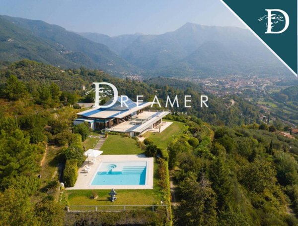casa indipendente in vendita a Camaiore