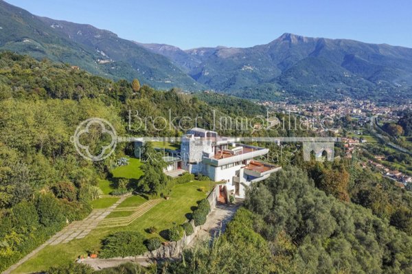 villa in vendita a Camaiore