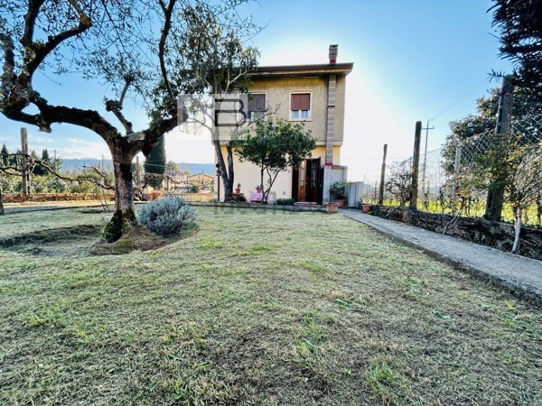 casa indipendente in vendita a Camaiore