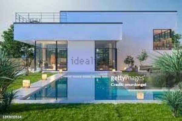 casa indipendente in vendita a Camaiore in zona Lido di Camaiore