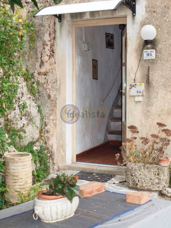casa indipendente in vendita a Camaiore in zona Monteggiori