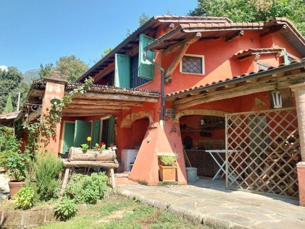 pentavano in vendita a Camaiore