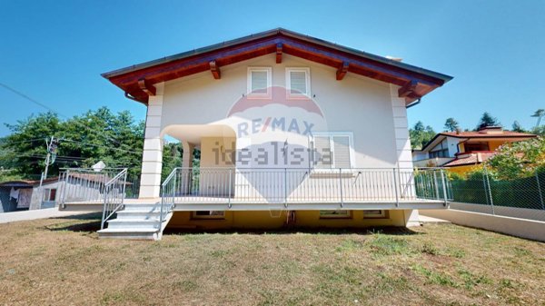 casa indipendente in vendita a Camaiore