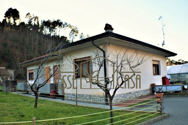 casa indipendente in vendita a Camaiore