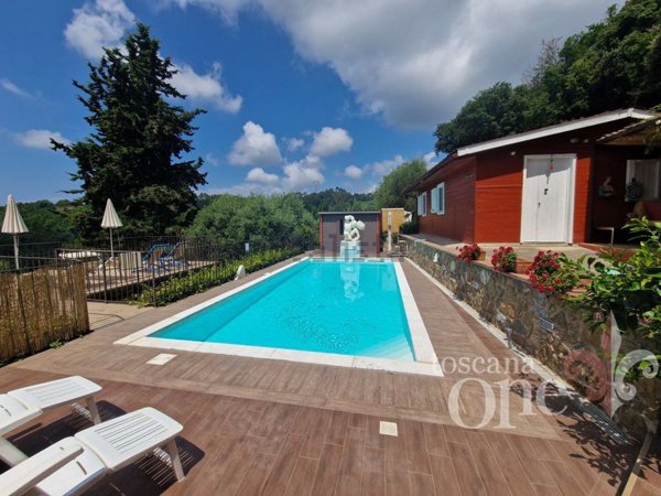 casa indipendente in vendita a Camaiore