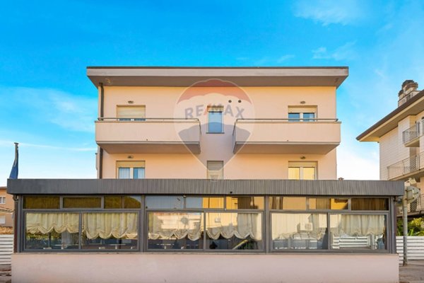 appartamento in vendita a Camaiore in zona Lido di Camaiore