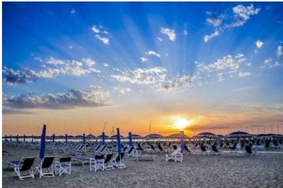 appartamento in vendita a Camaiore in zona Lido di Camaiore