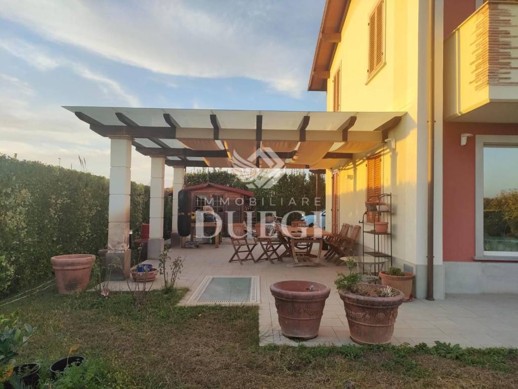 casa indipendente in vendita a Camaiore in zona Lido di Camaiore