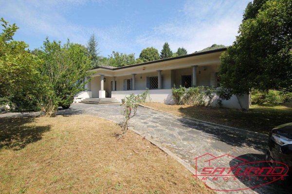 casa indipendente in vendita a Camaiore in zona Valpromaro