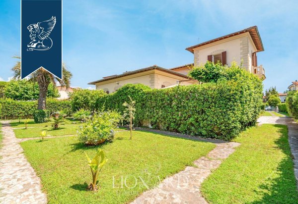 casa indipendente in vendita a Camaiore
