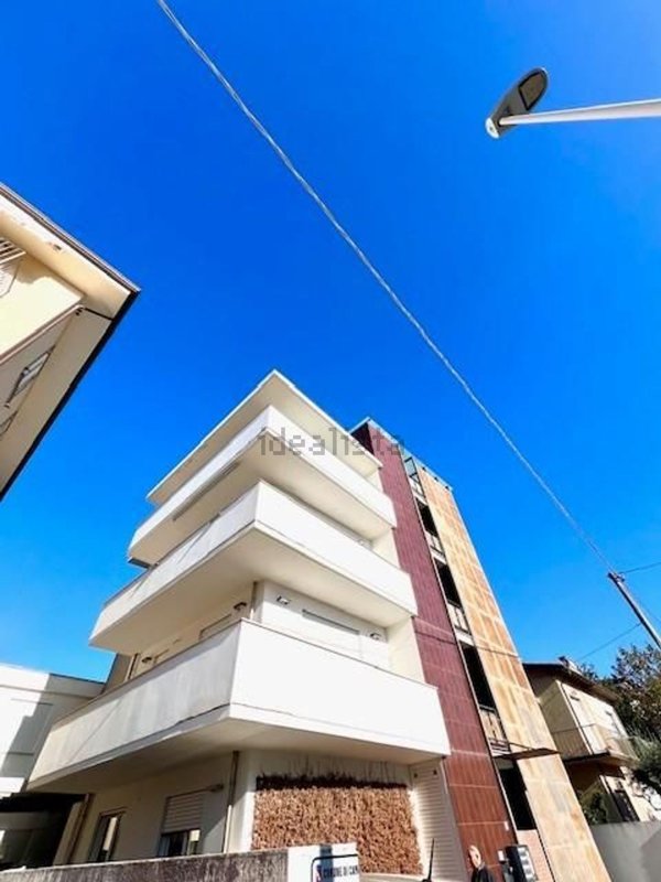 appartamento in vendita a Camaiore in zona Lido di Camaiore