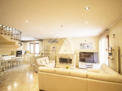 casa indipendente in vendita a Camaiore in zona Lido di Camaiore